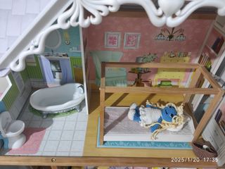 Casita Barbie con muebles, ascensor