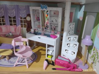 Casita Barbie con muebles, ascensor