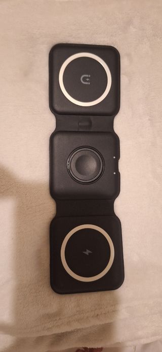 Cargador triple plegable