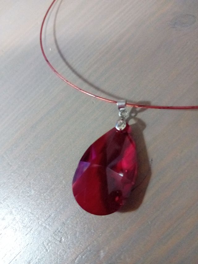 Girocollo con goccia 