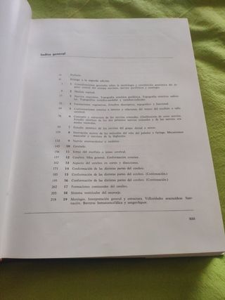 Libro de medicina sobre el sistema nervioso