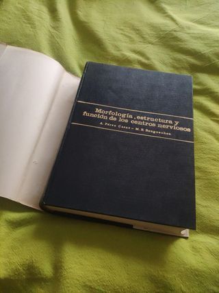 Libro de medicina sobre el sistema nervioso