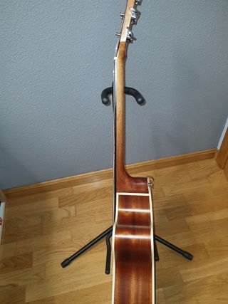 Guitarra Electroacustica Alvarez con Cutaway