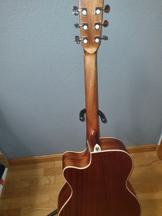 Guitarra Electroacustica Alvarez con Cutaway