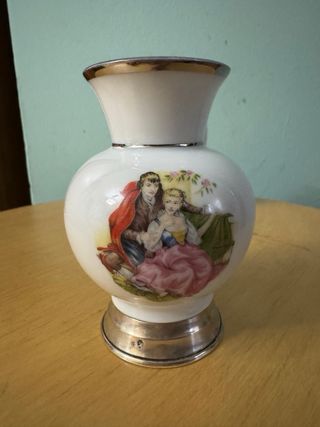 2 jarroncitos de porcelana Guillen y base de plata