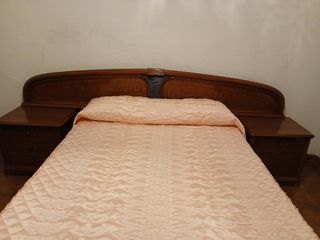Cabecero, mesitas y coqueta con espejo