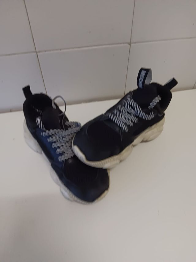 Zapatillas Moschino talla 36 mujer