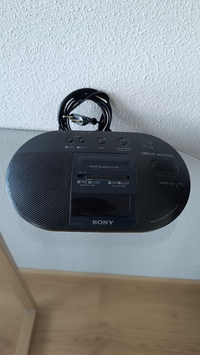 Radio Sony ICF-C710