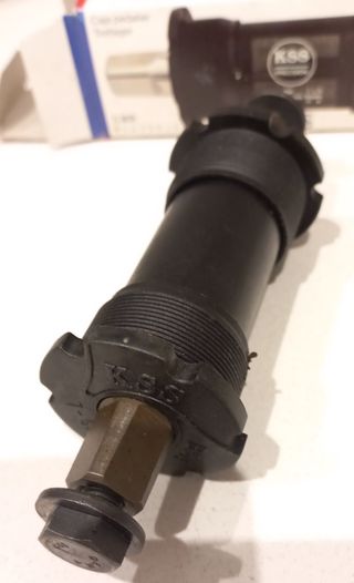 Eje Pedalier KSS 73-122/127mm cuadradillo inglesa