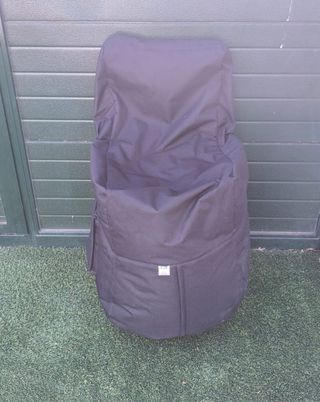 Puff, sillón individual color oscuro