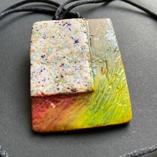 Colgante. Hecho a mano