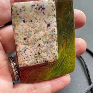 Colgante. Hecho a mano