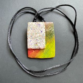 Colgante. Hecho a mano