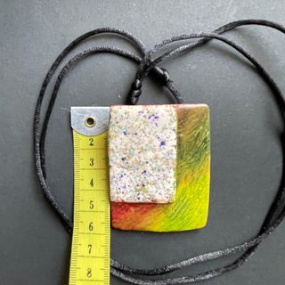 Colgante. Hecho a mano