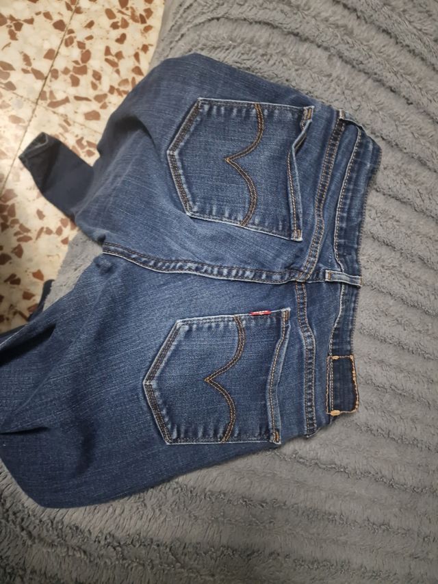 Pantalón mujer levis