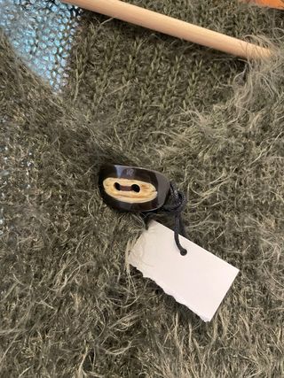 Chaqueta de pelito con etiqueta