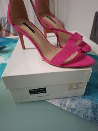 Zapato de tacón fino talla 40