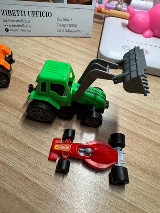 4 macchinine nuove in plastica