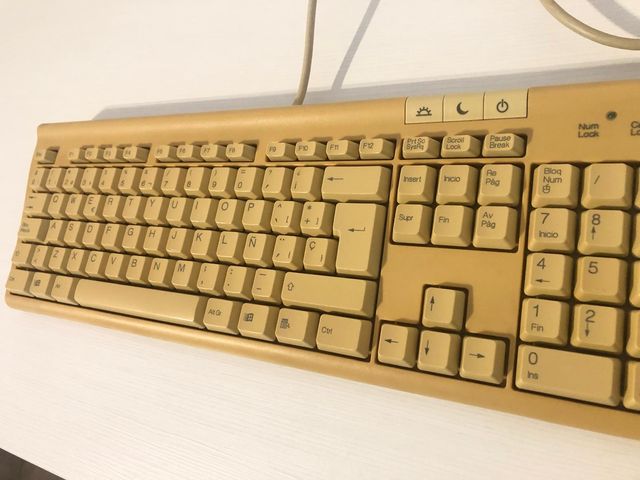 URGE ! Teclado Chicony