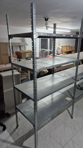 Estantería metálica - Leer bien dimensiones