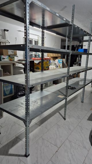 Estantería metálica - Leer bien dimensiones