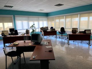 Alquiler de almacén y oficinas