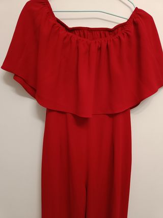 Mono de mujer elegante 