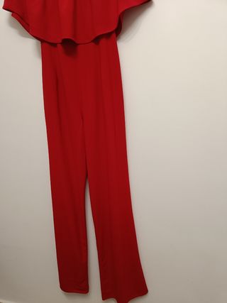 Mono de mujer elegante 