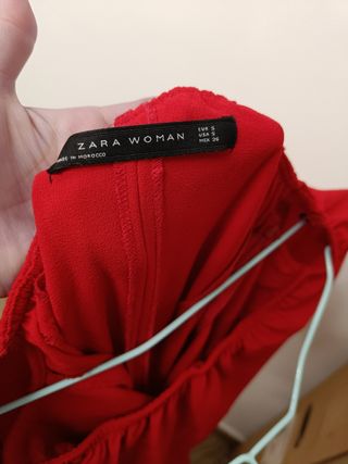 Mono de mujer elegante