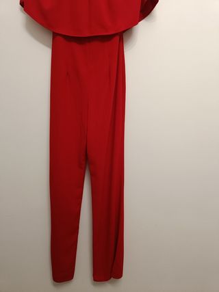 Mono de mujer elegante 