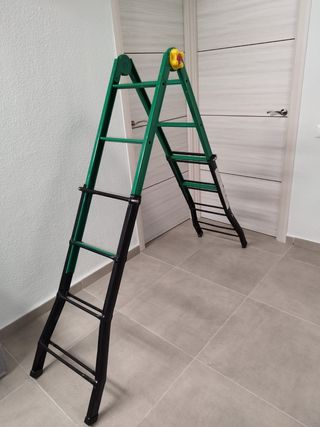 ESCALERA EXTENSIBLE DE HIERRO