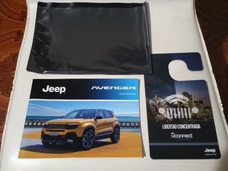 Carpeta y libro Jeep Avenger