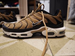 brown nike tns