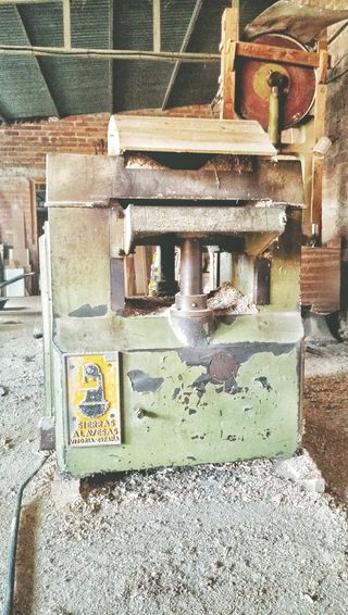 MAQUINARIA DE CARPINTERIA PFOFESIONAL