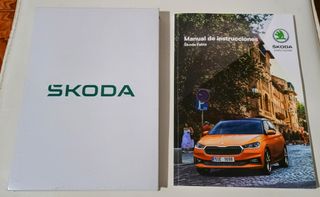 Carpeta y libro Skoda Fabia