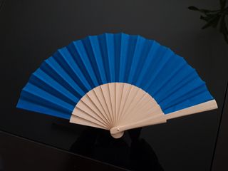 Abanico azul madera