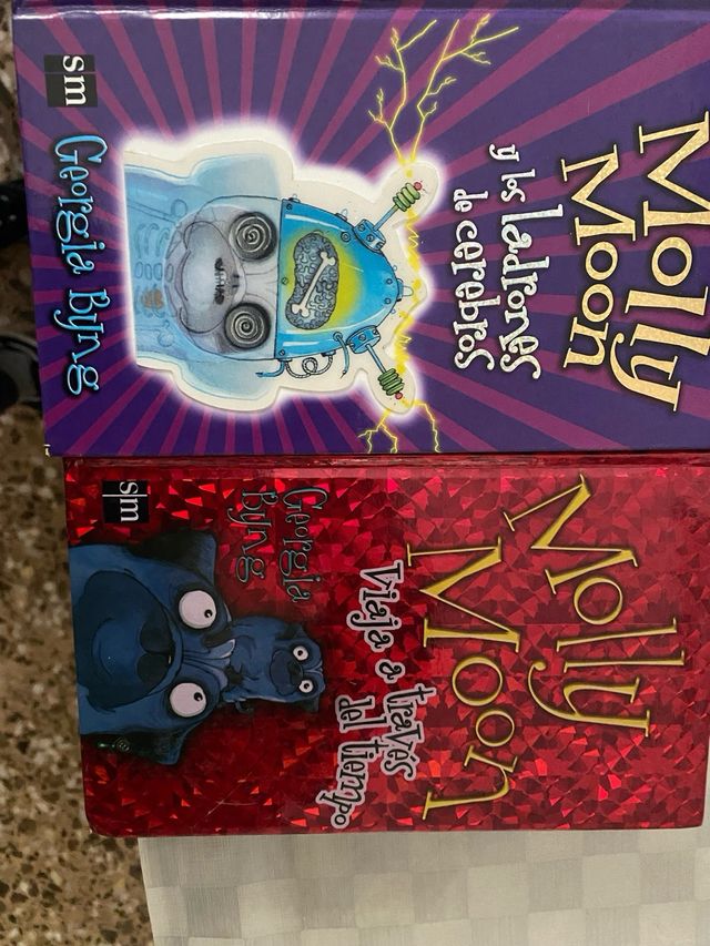 Pack de dos libros juveniles de Molly Moon