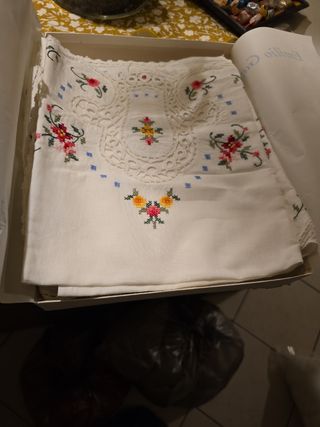 Set asciugamani lino ricamate