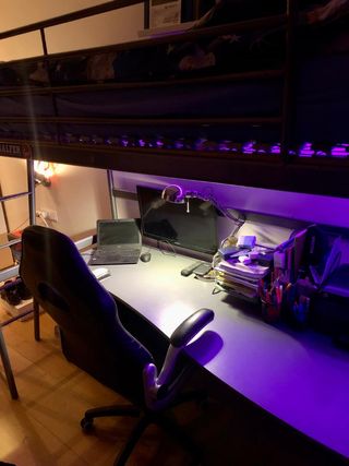 Cama alta con escritorio IKEA