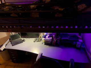 Cama alta con escritorio IKEA