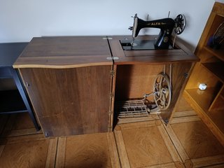 Máquina de coser Alfa