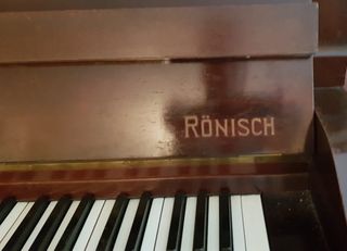 Piano  o Phonola RONISCH de Pared