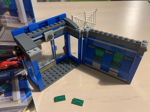 Lego Spider man banco cajero automatico 76082