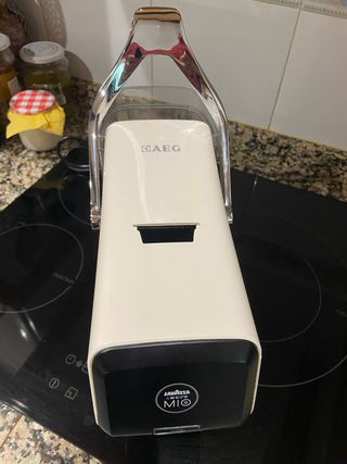 Cafetera de cápsulas LAVAZZA Amodo Mio AEG