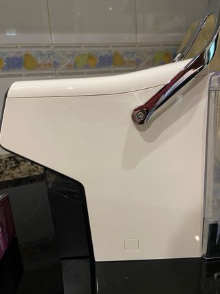 Cafetera de cápsulas LAVAZZA Amodo Mio AEG