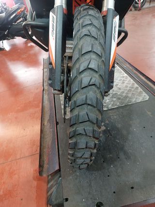 Neumatico Metzeler karoo 3