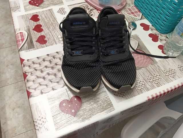 Tenis Adidas buen estado