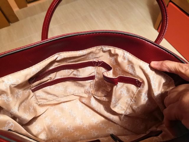 Bolso Guess a estrenar