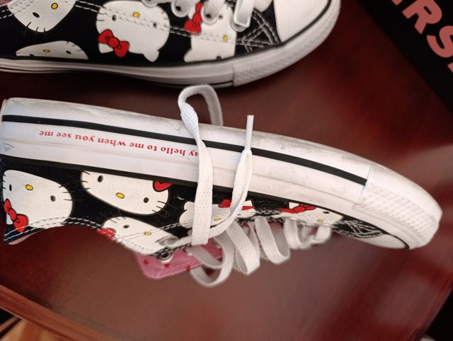 Converse Hello Kitty edición limitada.