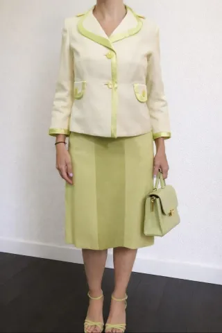 Traje de vestido con chaqueta